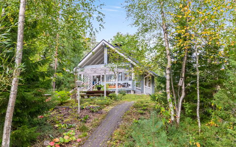 Kivilahti: Møbel, Indretning, Gulvbelægning, Etage, Bord, Loft, Køkken & Spisebord, Belysning, Stol, Hjem