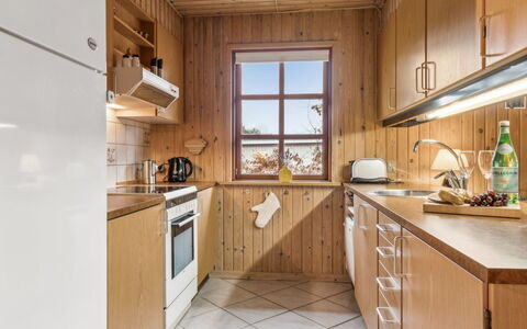 Niyazi - 770M from the Sea: Køkken, Træ, Cabinetry, Gulvbelægning, Countertop, Køkken Apparat, Indretning, Etage, Hjem, Loft