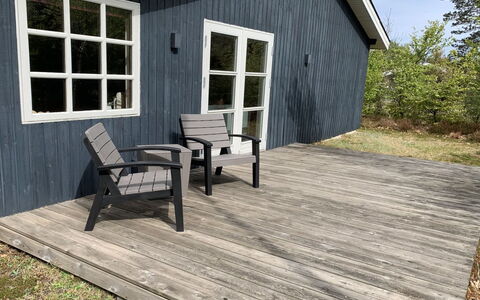 Niyazi - 770M from the Sea: Møbel, Indretning, Gulvbelægning, Etage, Loft, Værelse, Stol, Bord, Lejlighed, Køkken & Spisebord