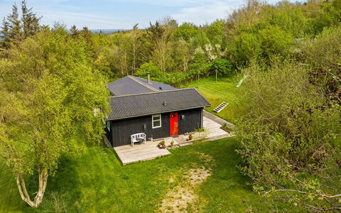 Analia - 300M to the Fjord: Møbel, Indretning, Couch, Gulvbelægning, Etage, Stue, Værelse, Bord, Stol, Lejlighed