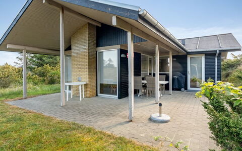 Selenia - 1Km from the Sea: Hus, Hjem, Dør, Tag, Sommerhus, Estate, Have, Skygge, Sidespor, Gård