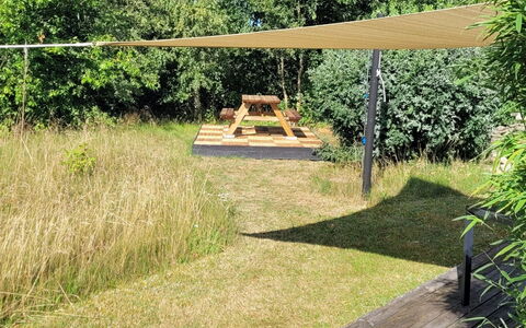 Bonde - 800M to the Fjord: Skygge, Have, Lawn, Backyard, Landscaping, Gård, Planke, Udendørs Struktur