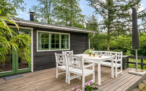 Bonde - 800M to the Fjord: Blå, Busk, Sommerhus, Bunddække, Have, Estate, Skygge, Landscaping, Stuehus, Eco Hotel