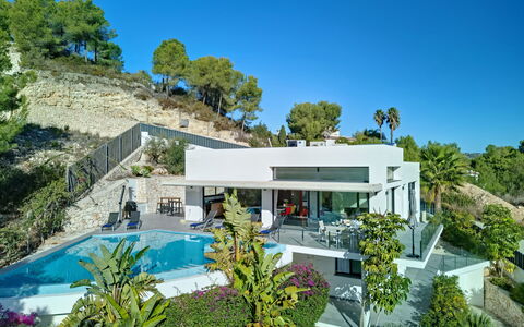 Villa Juno: Bygning, Sky, Møbel, Vindue, Himmel, Azure, Træ, Indretning, Skygge