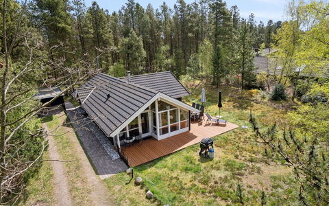 Nonni - 150M from the Sea: Hus, Hjem, Tag, Sommerhus, Estate, Landscaping, Garden Bygninger, Sidespor, Stuehus