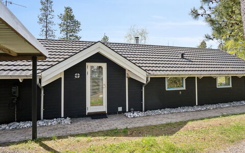 Nonni - 150M from the Sea: Hus, Hjem, Tag, Sommerhus, Estate, Landscaping, Garden Bygninger, Sidespor, Stuehus