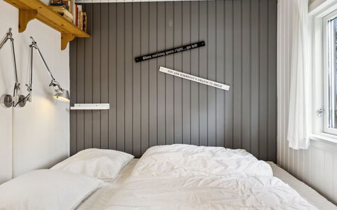 Jukka - 2Km from the Sea: Loft, Gulvbelægning, Indretning, Etage, Kompositmateriale, Møbel, Udvej, Hotel, Design, Dagslys