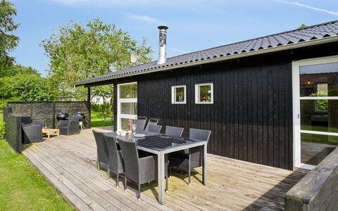 Volmer - 700M from the Sea: Loft, Gulvbelægning, Indretning, Etage, Kompositmateriale, Møbel, Udvej, Hotel, Design, Dagslys