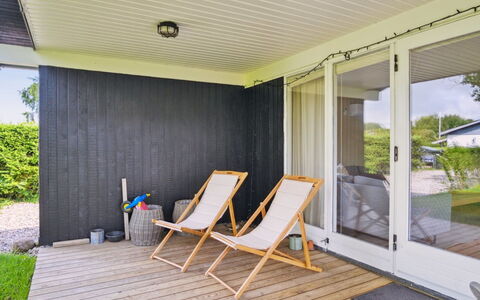 Volmer - 700M from the Sea: Loft, Gulvbelægning, Indretning, Etage, Kompositmateriale, Møbel, Udvej, Hotel, Design, Dagslys