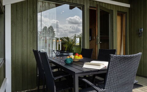 Hunlef - 1.7Km from the Sea: Møbel, Indretning, Stol, Gulvbelægning, Bord, Udvej, Etage, Loft, Værelse, Eco Hotel