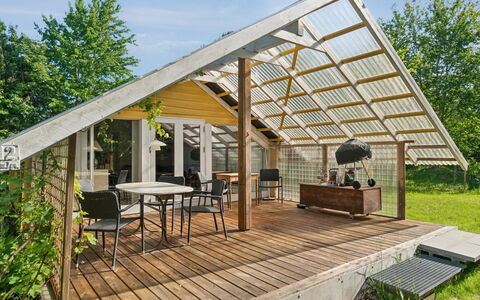 Lennart - 4Km from the Sea: Blå, Busk, Sommerhus, Bunddække, Have, Estate, Skygge, Landscaping, Stuehus, Eco Hotel