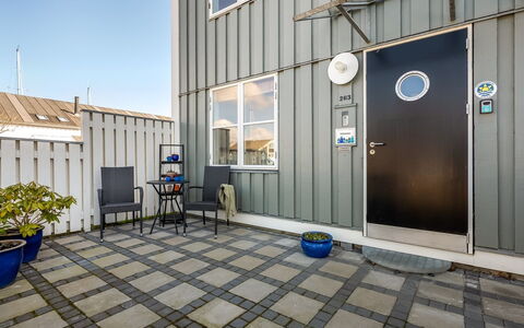 Monja - 50M from the Sea: Hus, Hjem, Dør, Tag, Sommerhus, Estate, Have, Skygge, Sidespor, Gård