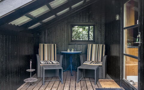 Amela - 30Km from the Sea: Tag, Hus, Hjem, Sommerhus, Dør, Sidespor, Dæk, Veranda, Planke, Hårdttræ