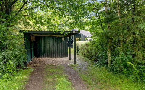 Amela - 30Km from the Sea: Tag, Hus, Hjem, Sommerhus, Dør, Sidespor, Dæk, Veranda, Planke, Hårdttræ