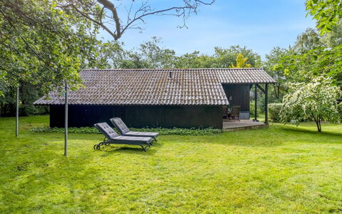 Amela - 30Km from the Sea: Tag, Hus, Hjem, Sommerhus, Dør, Sidespor, Dæk, Veranda, Planke, Hårdttræ
