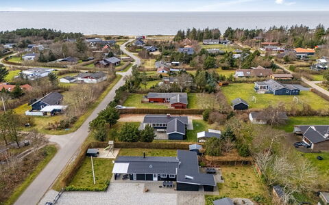 Ludvika - 300M to the Fjord: Træ, Tag, Arkitektur, Hjem, Hus, Sommerhus, Sidespor, Hårdttræ, Hældning, Estate