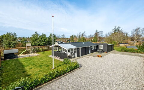 Ludvika - 300M to the Fjord: Træ, Tag, Arkitektur, Hjem, Hus, Sommerhus, Sidespor, Hårdttræ, Hældning, Estate