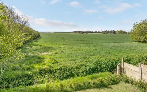Aliza - 14Km from the Sea: Boligområde, Tag, Forstad, Indkørsel, Estate, Skorsten