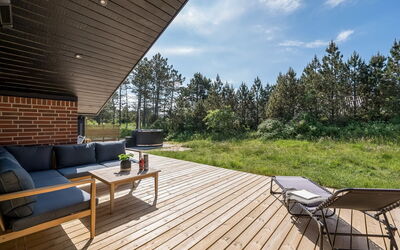 Tilda - 900M from the Sea