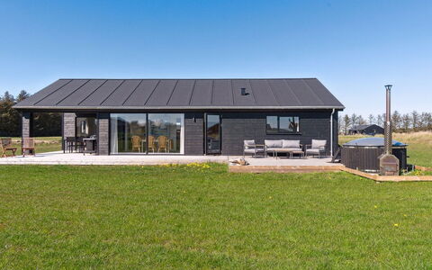 Cresta - 1.4Km from the Sea: Loft, Gulvbelægning, Indretning, Etage, Kompositmateriale, Møbel, Udvej, Hotel, Design, Dagslys