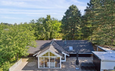 Laurens - 800M from the Sea: Tag, Hus, Hjem, Sommerhus, Sidespor, Estate, Indkørsel, Garden Bygninger, Gård, Skur