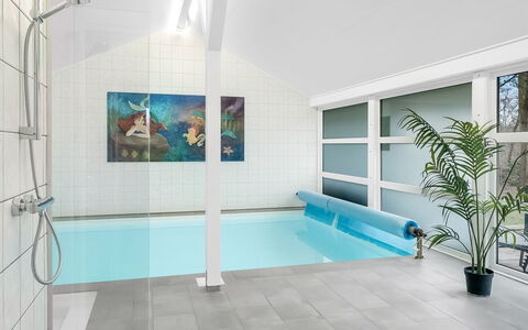Tovi - 600M from the Sea: Møbel, Indretning, Stol, Gulvbelægning, Bord, Udvej, Etage, Loft, Værelse, Eco Hotel