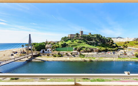 Fuengirola 605: Vand, Himmel, Sky, Plante, Rektangel, Naturlige Landskab, Træ, Coastal Og Oceaniske Landskabsformer, Sø
