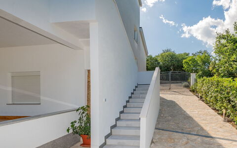 Villa Dalmatina: Væg, Arkitektur, Gelænder, Kompositmateriale, Trappe, Altan, Beton, Estate, Dagslys