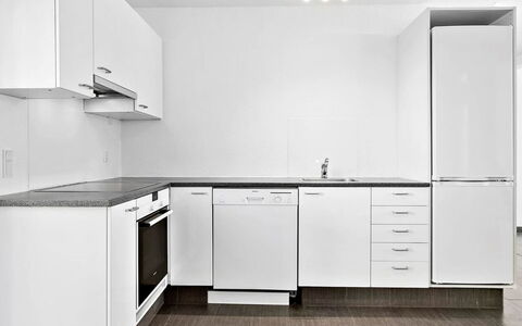 Viljo - 100M from the Sea: Køkken, Gulvbelægning, Køkken Apparat, Større Bandage, Indretning, Etage, Countertop, Cabinetry, Værelse, Loft