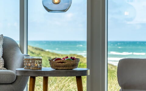Fatlinda - 50M from the Sea: Loft, Gulvbelægning, Indretning, Etage, Kompositmateriale, Møbel, Udvej, Hotel, Design, Dagslys