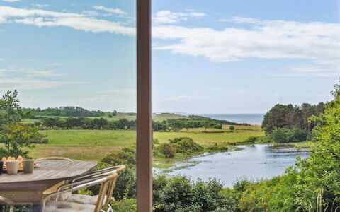 Stygg - 400M from the Sea: Tag, Hus, Hjem, Sommerhus, Sidespor, Estate, Indkørsel, Garden Bygninger, Gård, Skur