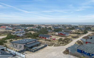 Clarabelle - 1.2Km from the Sea