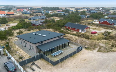Clarabelle - 1.2Km from the Sea