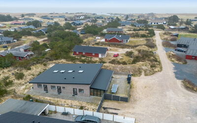 Clarabelle - 1.2Km from the Sea