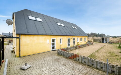 Nafne - 1.2Km from the Sea: Tag, Hus, Hjem, Sommerhus, Dør, Sidespor, Dæk, Veranda, Planke, Hårdttræ