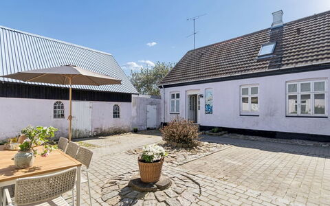 Antonina - 1.5Km from the Sea: Bygning, Vindue, Tag, Hus, Hjem, Boligområde, Arkitektur, Sommerhus, Dør, Menneskelig Bosættelse