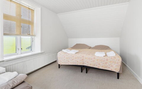 Antonina - 1.5Km from the Sea: Etage, Soveværelse, Gulvbelægning, Indretning, Seng, Loft, Sengetøj, Sengetøj, Sengetøj, Bed Frame