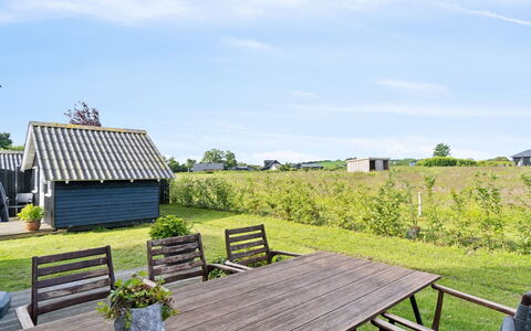 Fentje - 200M from the Sea: Tag, Hjem, Hus, Sidespor, Sommerhus, Kompositmateriale, Dør, Skydevindue, Estate, Skorsten