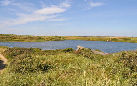 Werna - 800M from the Sea: Tag, Hjem, Hus, Sidespor, Sommerhus, Kompositmateriale, Dør, Skydevindue, Estate, Skorsten
