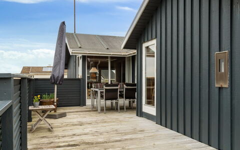 Dolores - 200M from the Sea: Sommerhus, Skur, Hytte, Stuehus, Prærie, Hytte, Lade, Bjælkehytte, Garden Bygninger
