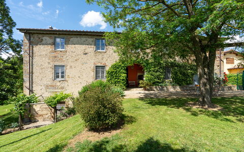 Casa Mirandola: Plante, Himmel, Ejendom, Bygning, Sky, Vindue, Træ, Land Lot, Naturlige Landskab, Hus