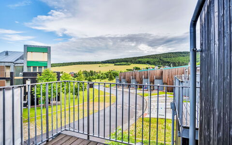 Klinovec Meadows Residence: Sky, Kompositmateriale, Lejlighed, Hegn, Altan, Meteorologisk Fænomen, Cumulus, Home Fencing, Gelænder, Dagslys