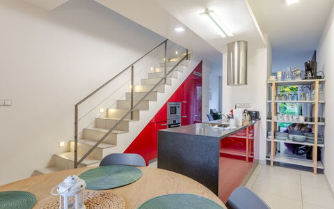Klinovec Meadows Residence: Indretning, Gulvbelægning, Loft, Etage, Møbel, Værelse, Lejlighed, Køkken, Lysarmatur, Reoler