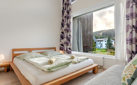 Klinovec Meadows Residence: Indretning, Gulvbelægning, Seng, Etage, Soveværelse, Møbel, Træ, Værelse, Loft, Textile