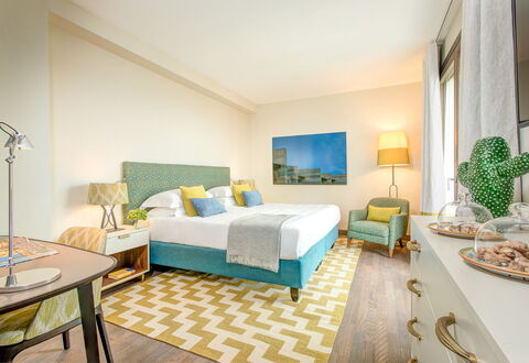 Villa Agata - Sea View | By Rocco Forte Villas: Møbel, Ejendom, Bygning, Grøn, Komfort, Bord, Belysning, Textile, Indretning, Etage