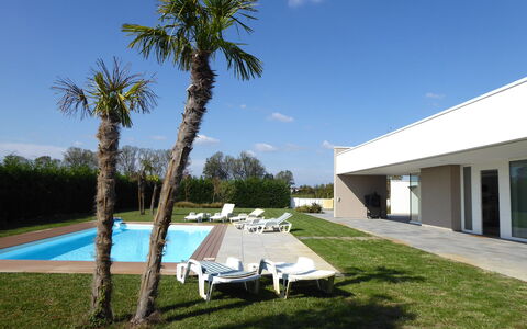 Stima Home, Padova, Pool, Ac: Skygge, Landscaping, Estate, Lawn, Have, Svømmepøl, Gård, Villa