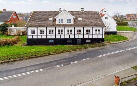 Sjard - 300M from the Sea: Vindue, Bygning, Hus, Hjem, Arkitektur, Tag, Boligområde, Menneskelig Bosættelse, Sommerhus, Pol