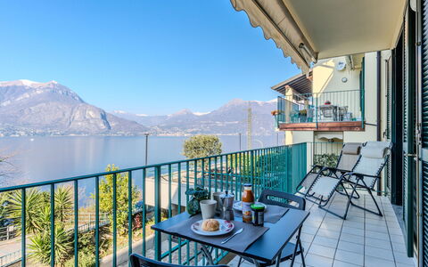 Varenna 648: Møbel, Stol, Lejlighed, Altan, Udvej, Stueplante, Eco Hotel, Hotel, Lampe, Køkken & Spisebord