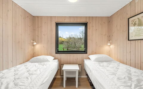 Jule - 1.3Km to the Fjord: Træ, Soveværelse, Seng, Bed Frame, Loft, Planke, Bejdse, Hårdttræ, Sengetøj, Sengetøj