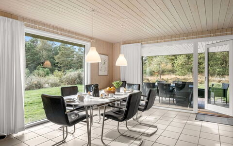 Dix - 900M from the Sea: Tag, Hus, Hjem, Sommerhus, Dør, Sidespor, Dæk, Veranda, Planke, Hårdttræ